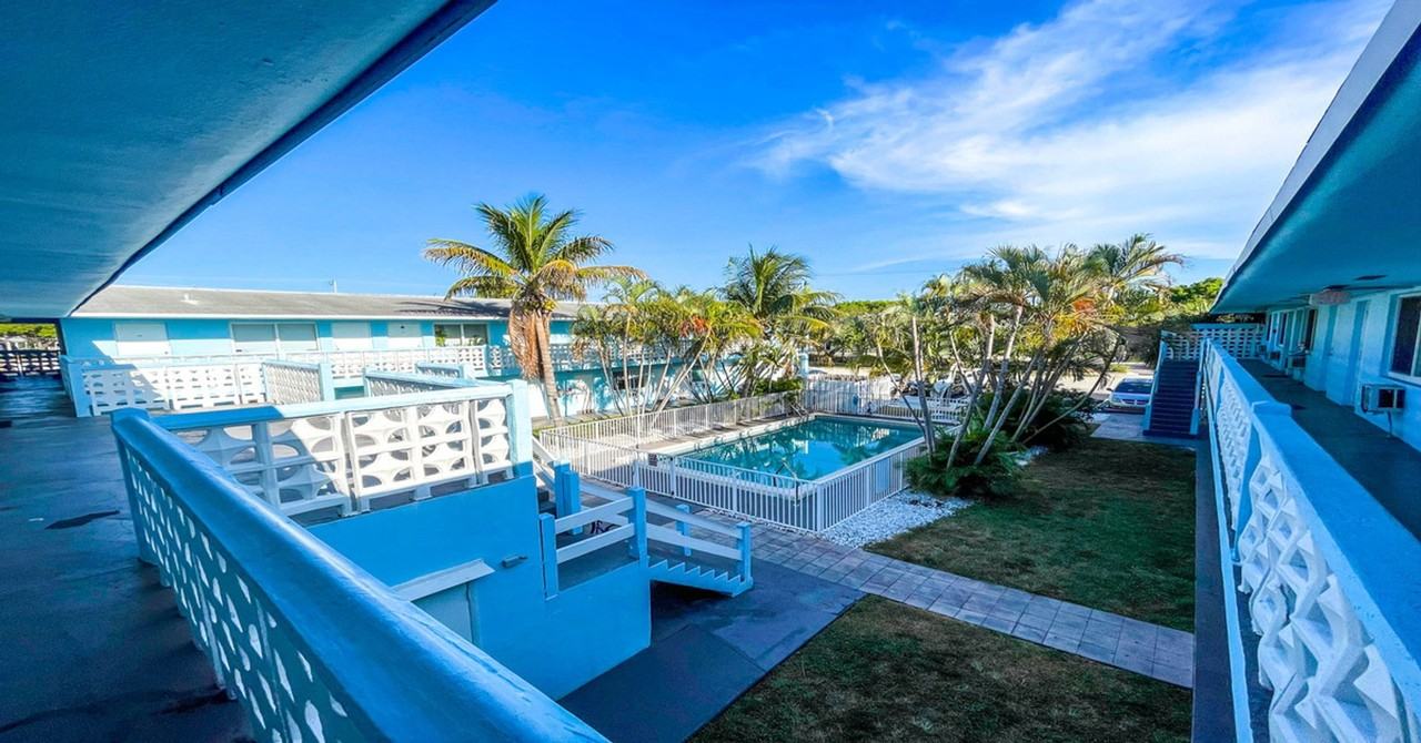 Beezy - 1751 NE 31 St - Photo 3 of 13