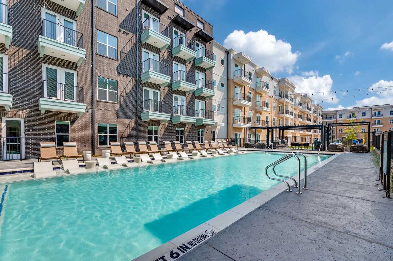 Calmont Avenue - Photo 6 of 7