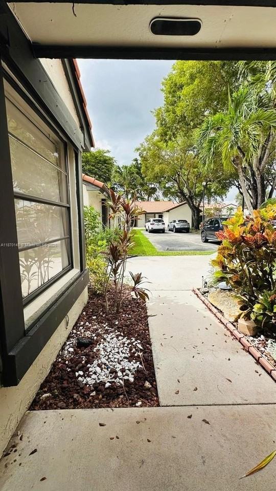 15210 Southwest 48th Terrace #G83 - Photo 6 of 31