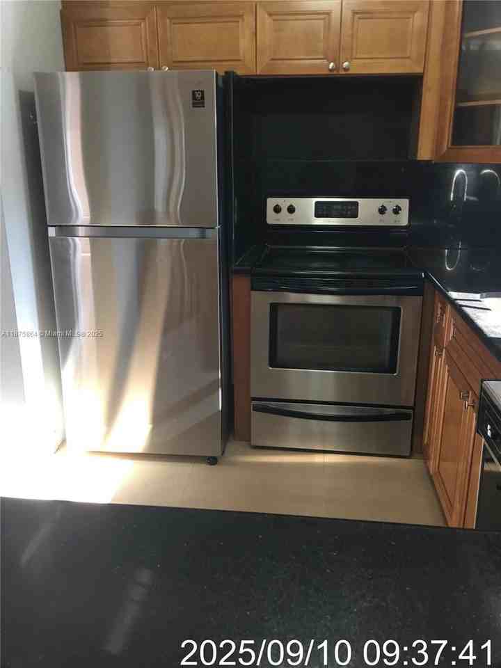 5825 W 25th Ct #304 - Photo 3 of 22