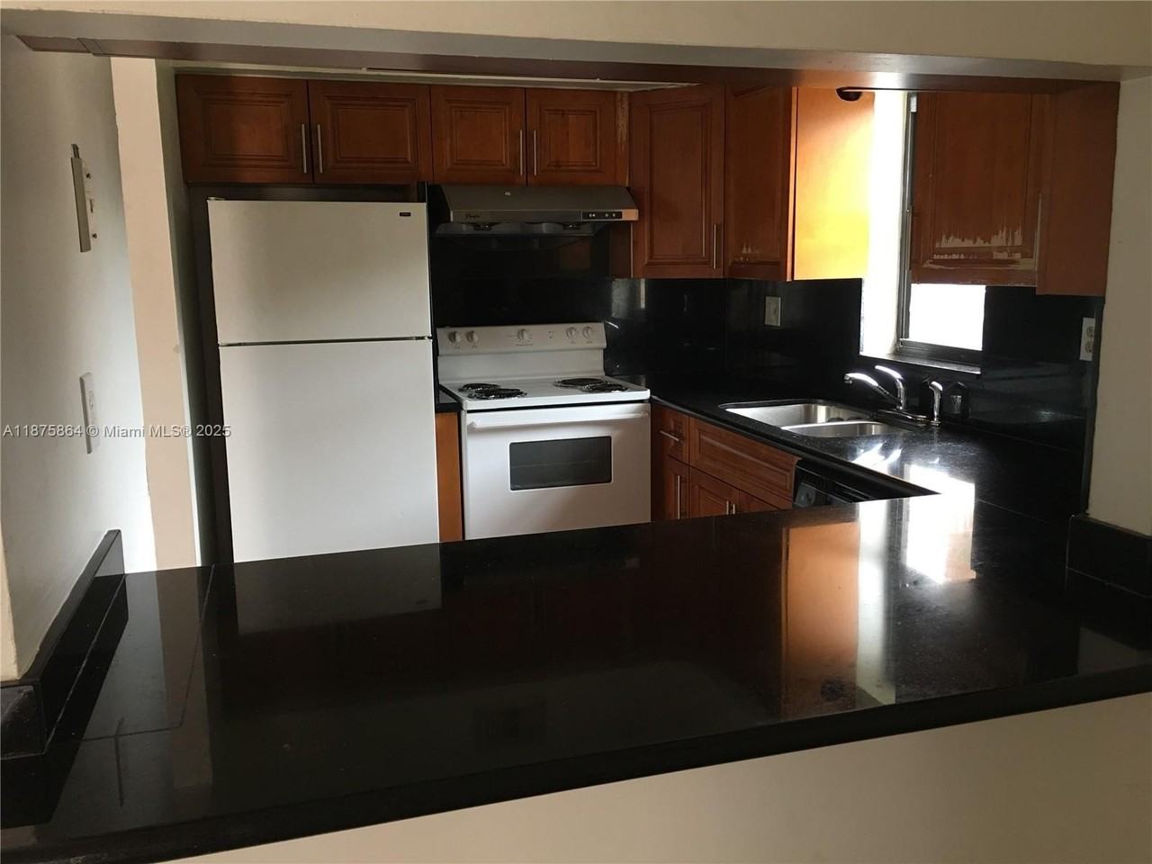 5825 W 25th Ct #304 - Photo 4 of 22