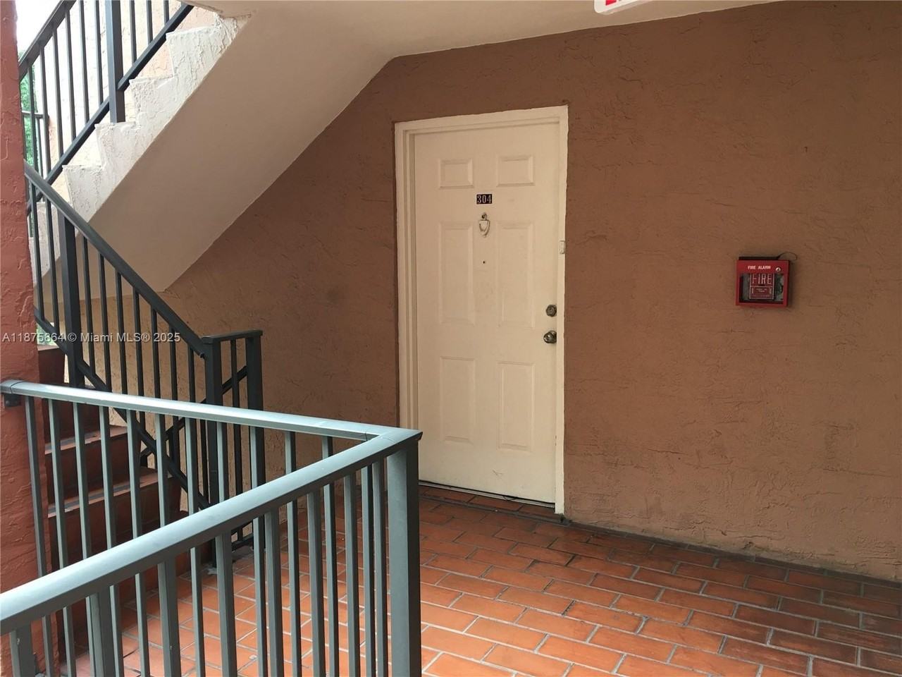 5825 W 25th Ct #304 - Photo 6 of 22