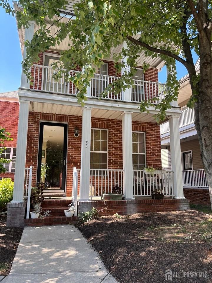 33 Central Square Park - Photo 2 of 15