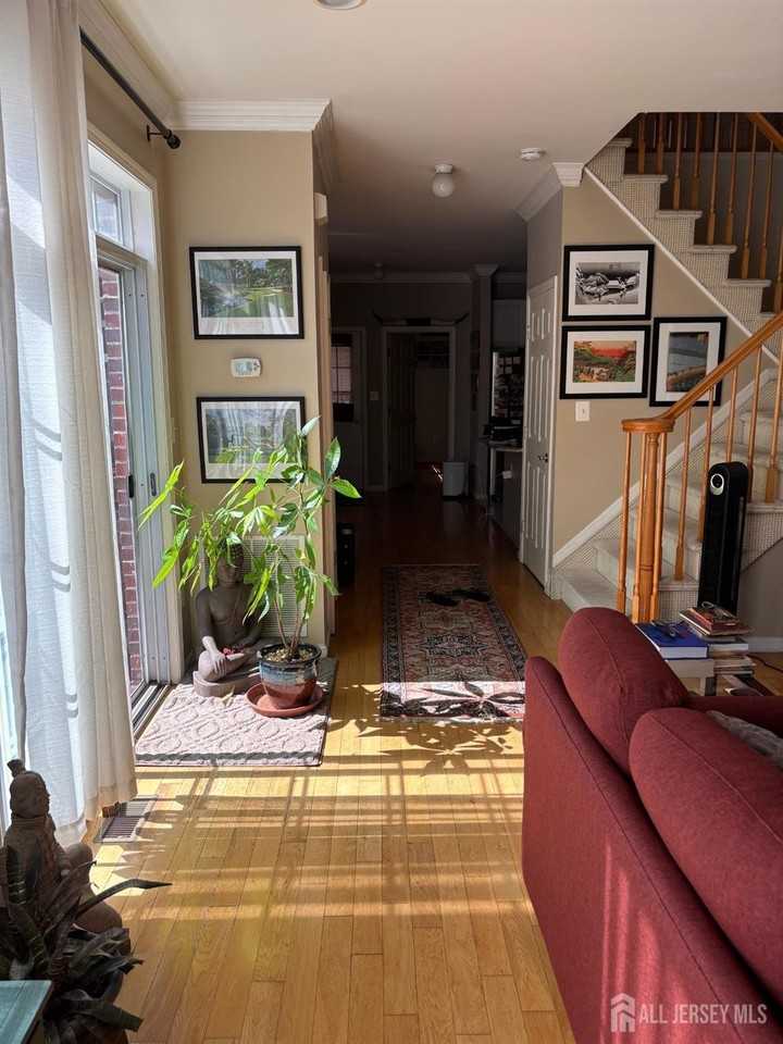 33 Central Square Park - Photo 4 of 15