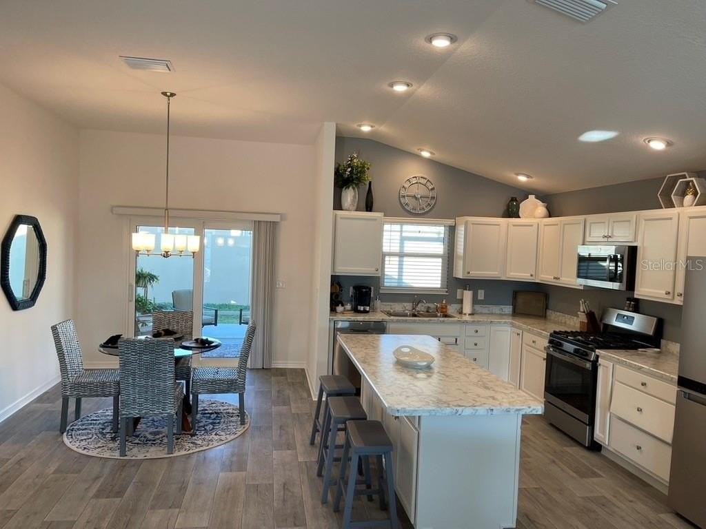 6131 Skinner St - Photo 3 of 50