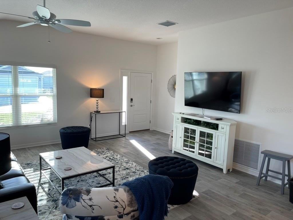 6131 Skinner St - Photo 5 of 50