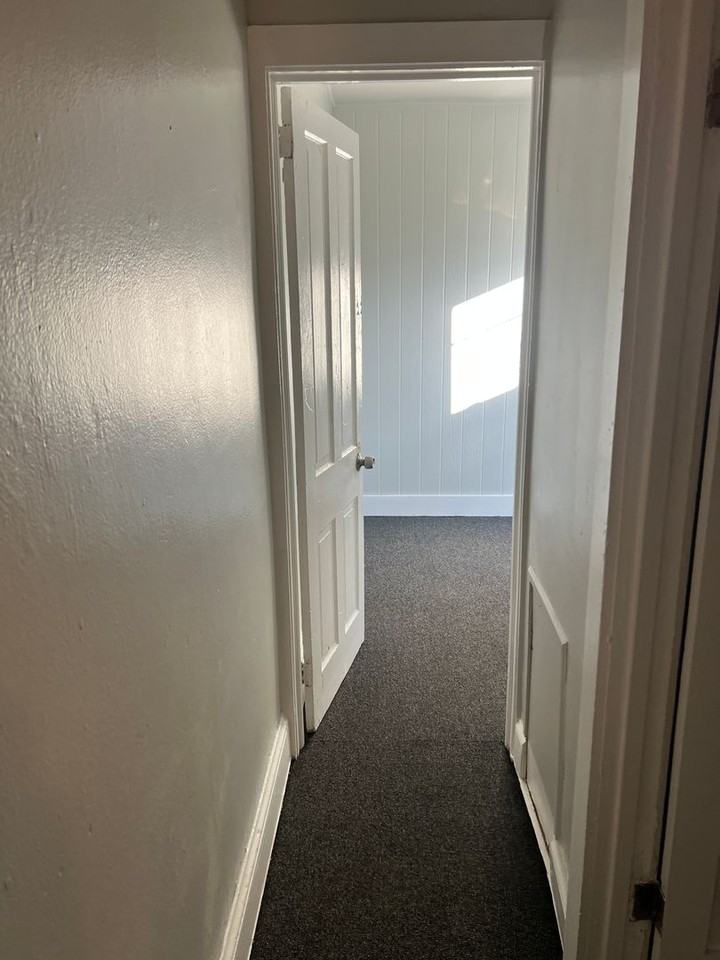 549 Howard Ave - Photo 3 of 12