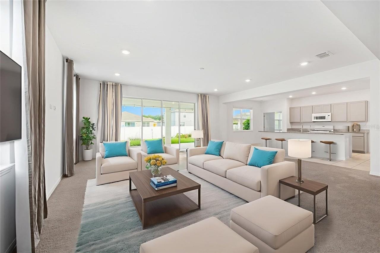 7635 Southwest 64th Street Road - Photo 3 of 50