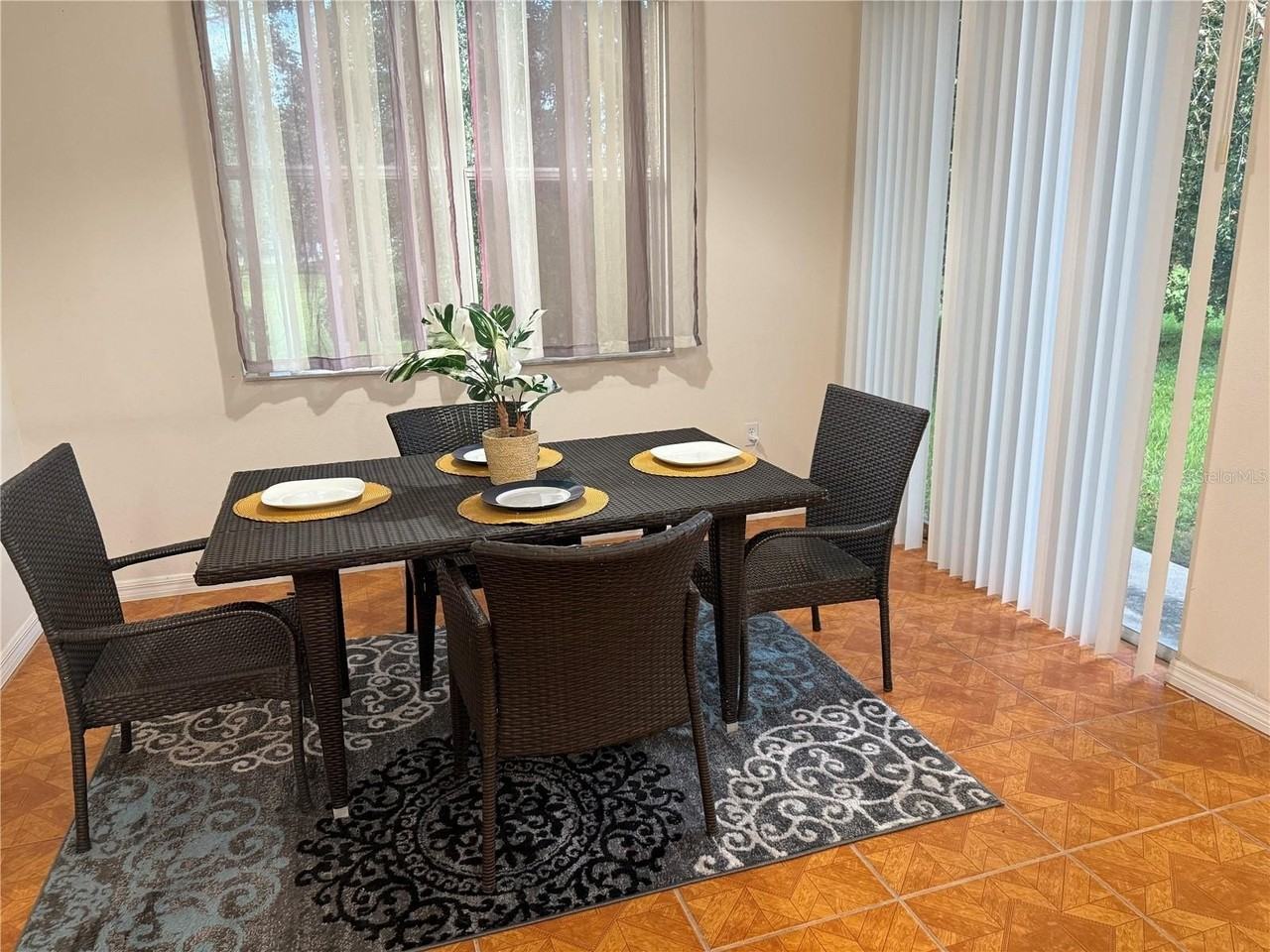 4056 Meadowlark Drive - Photo 7 of 18