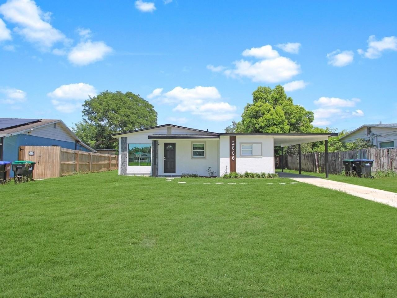 2806 Bonneville Dr - Photo 2 of 46