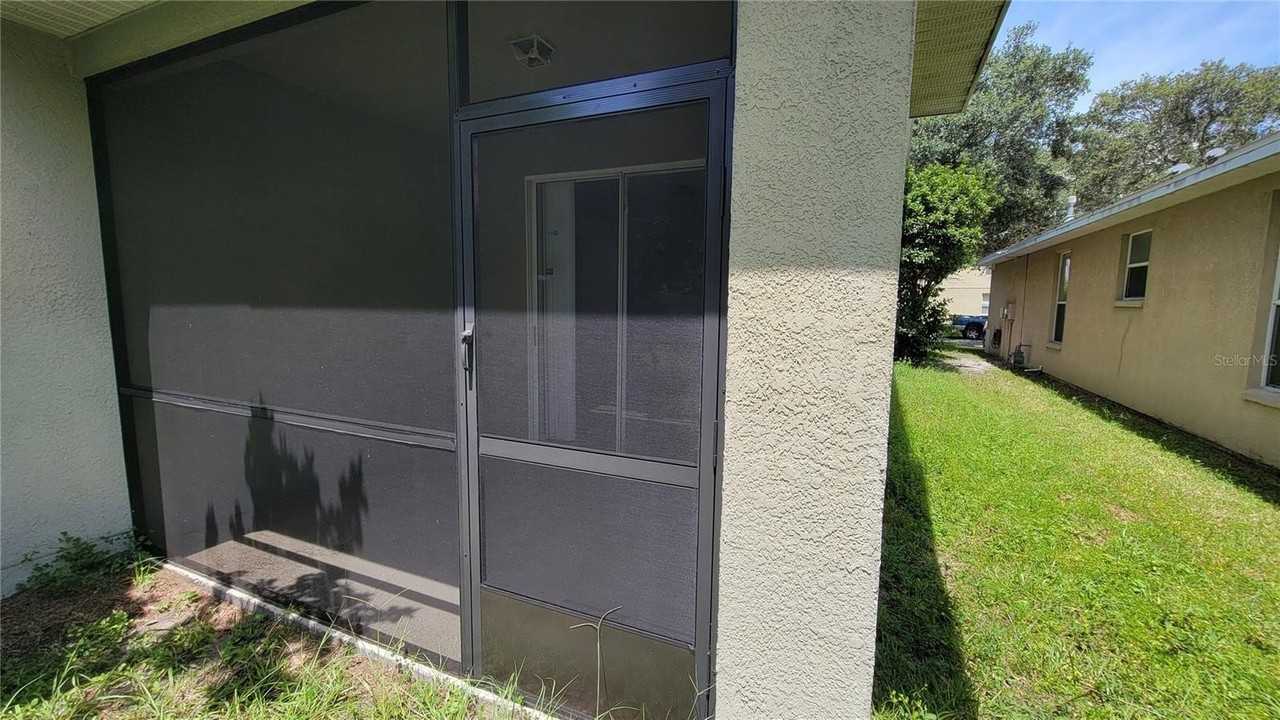 10313 Avelar Ridge Dr - Photo 2 of 14