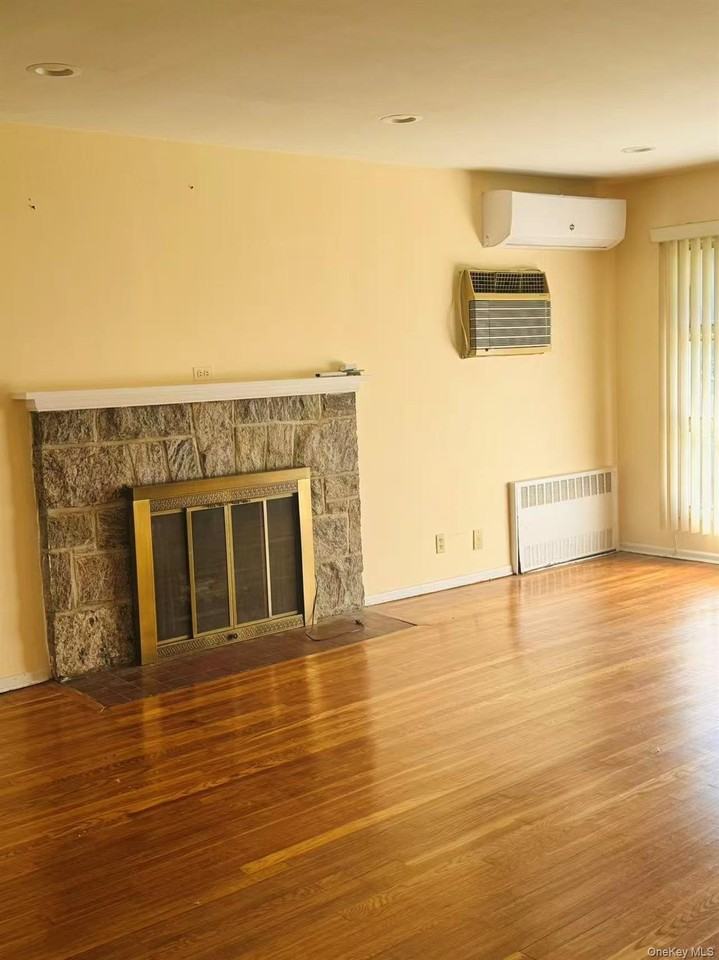 19928 24th Ave - Photo 4 of 12