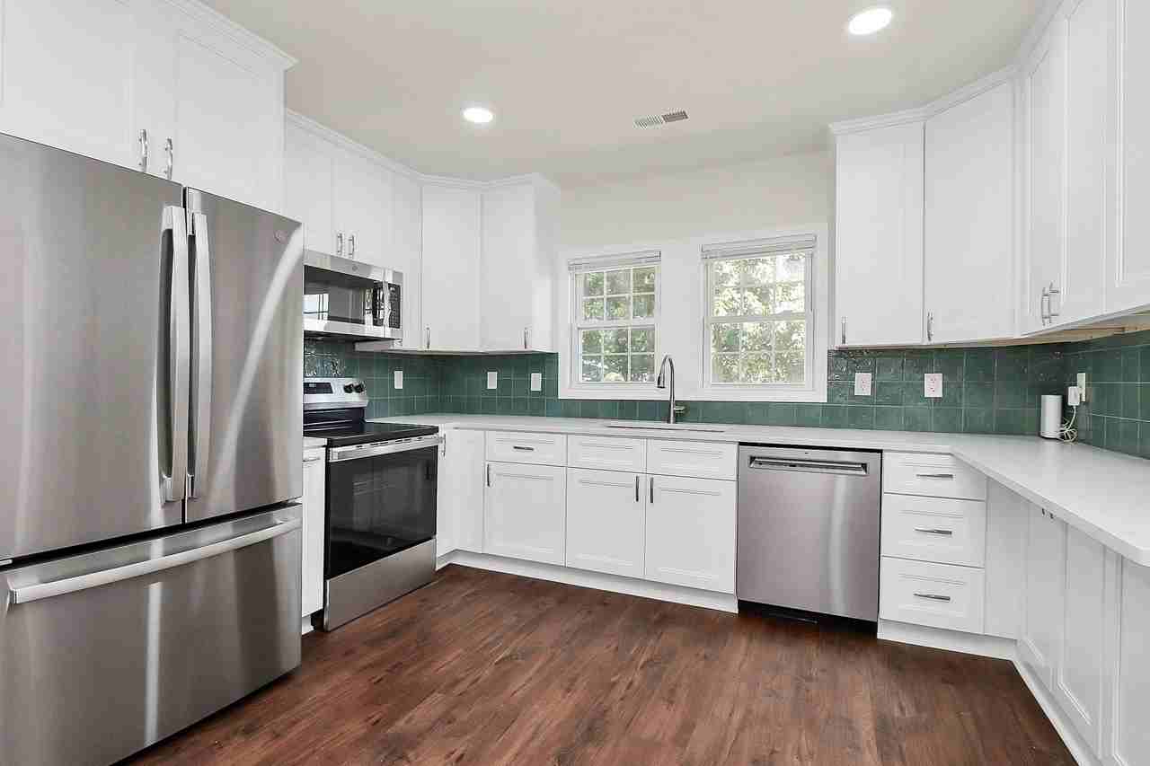 E 27th St - Photo 2 of 9