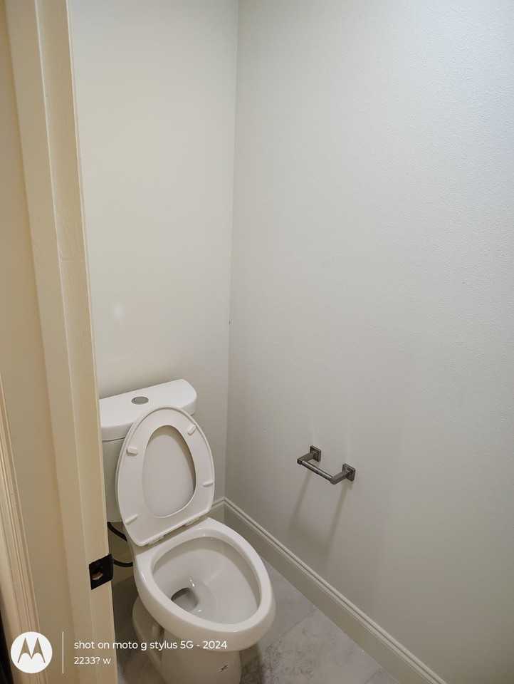 W Oak Ave - Photo 7 of 11