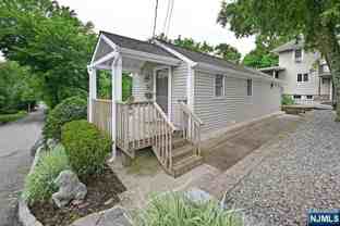 211 Godwin Ave - Photo 1 of 1