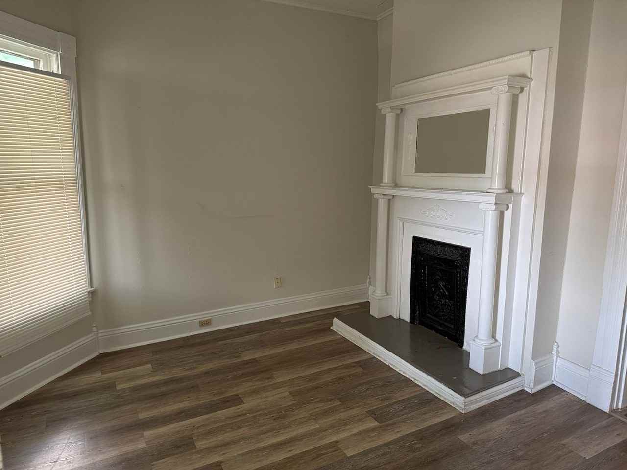 376 Park Ave - Photo 4 of 50