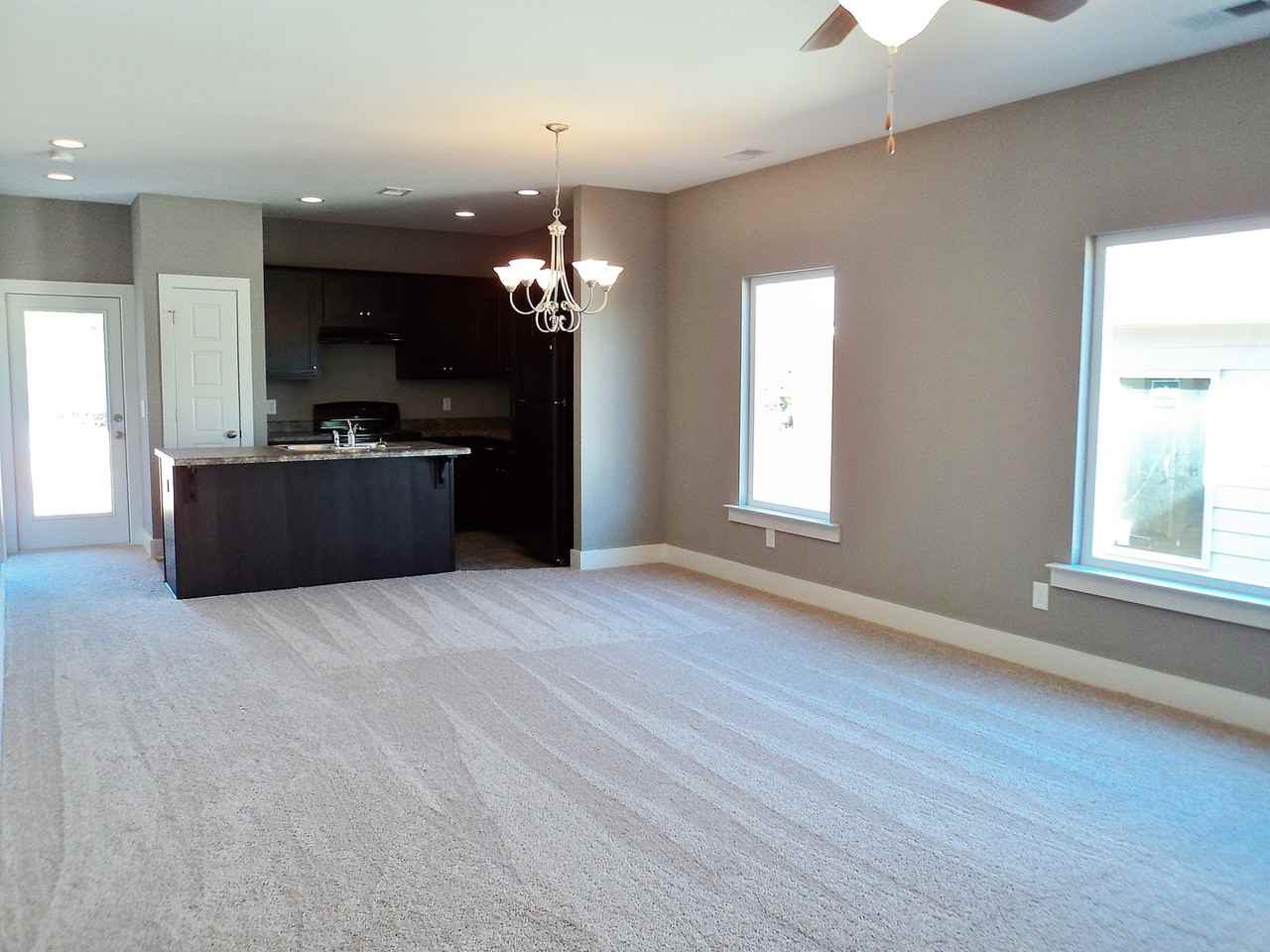 828 Kent Dr - Photo 4 of 15