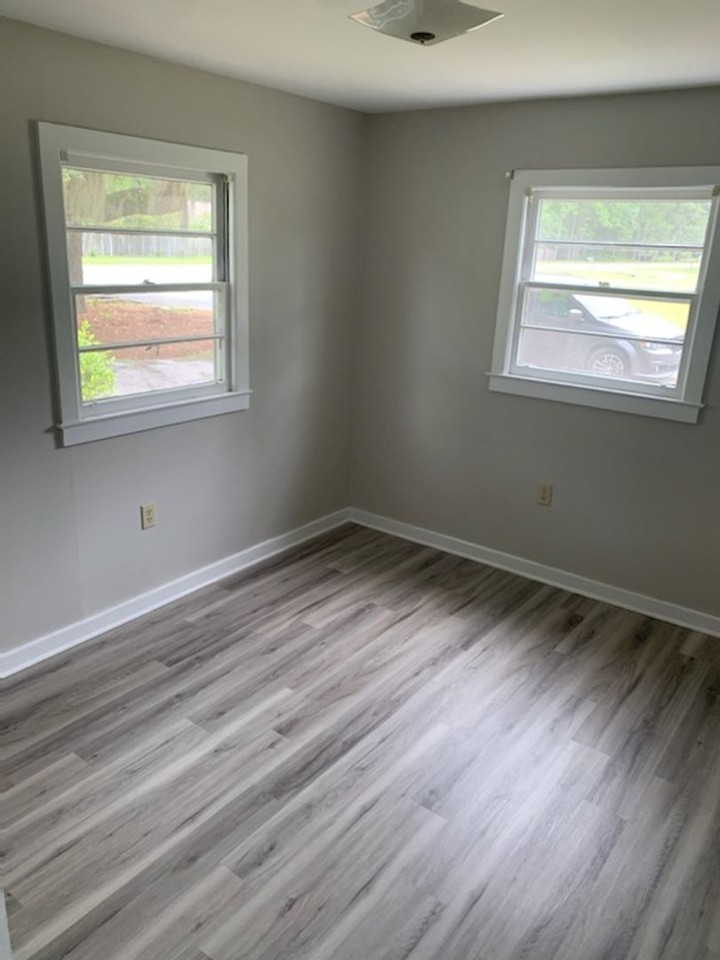 825 Olmstead Dr - Photo 5 of 9