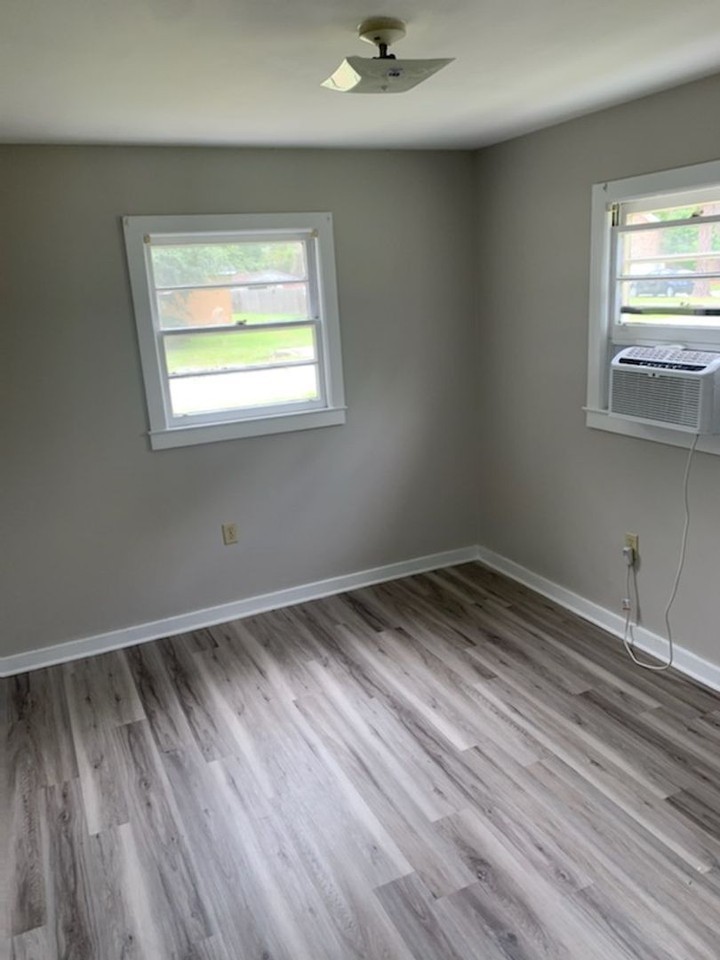 825 Olmstead Dr - Photo 6 of 9