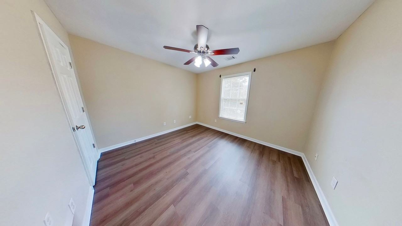 1739 Elizabeth St - Photo 6 of 20