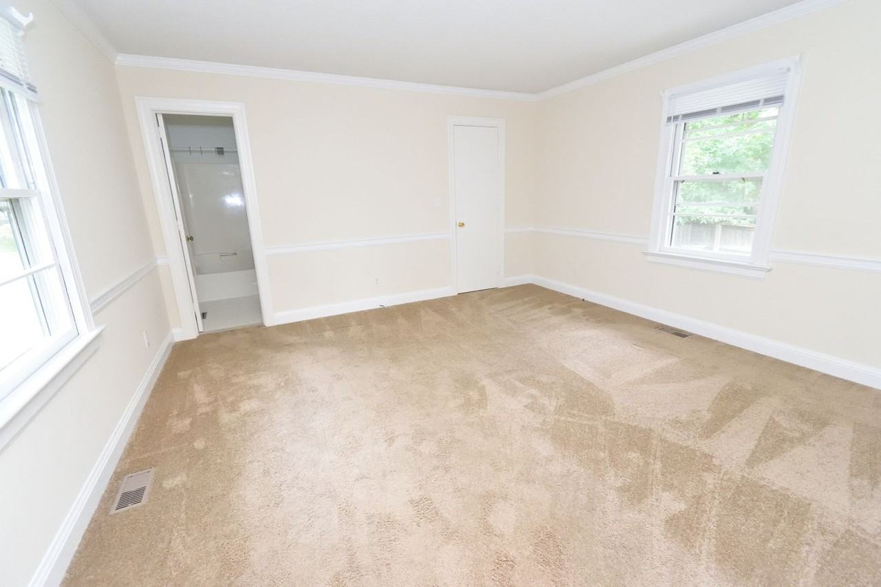 312 Oakdale Rd - Photo 6 of 12