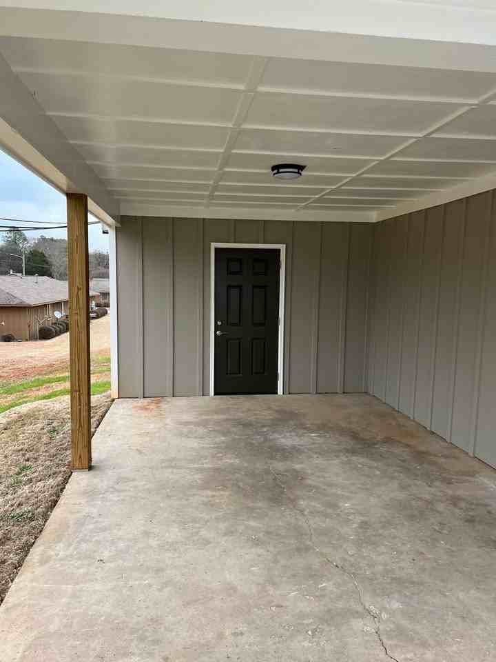 518 Valley Dr - Photo 2 of 25