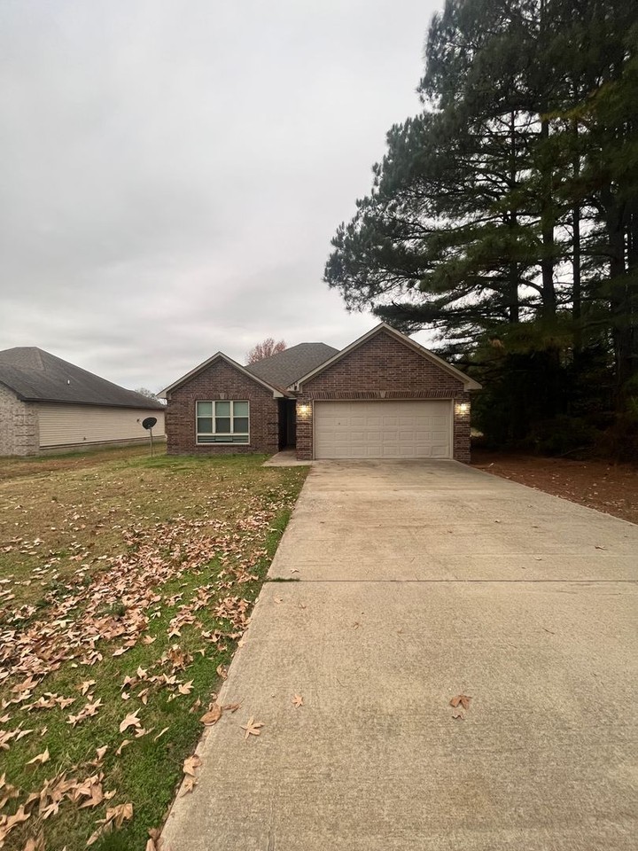 4399 Richardson Dr - Photo 2 of 14