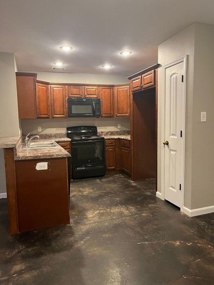 4399 Richardson Dr - Photo 3 of 14