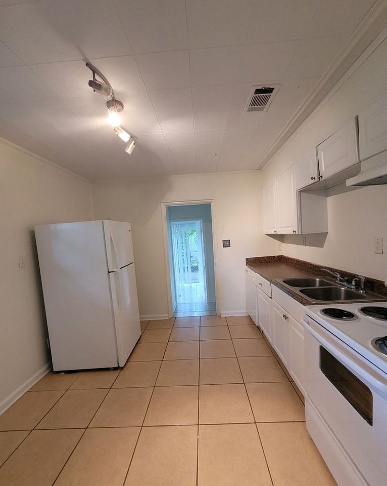 8 Wisconsin Drive - Photo 7 of 14