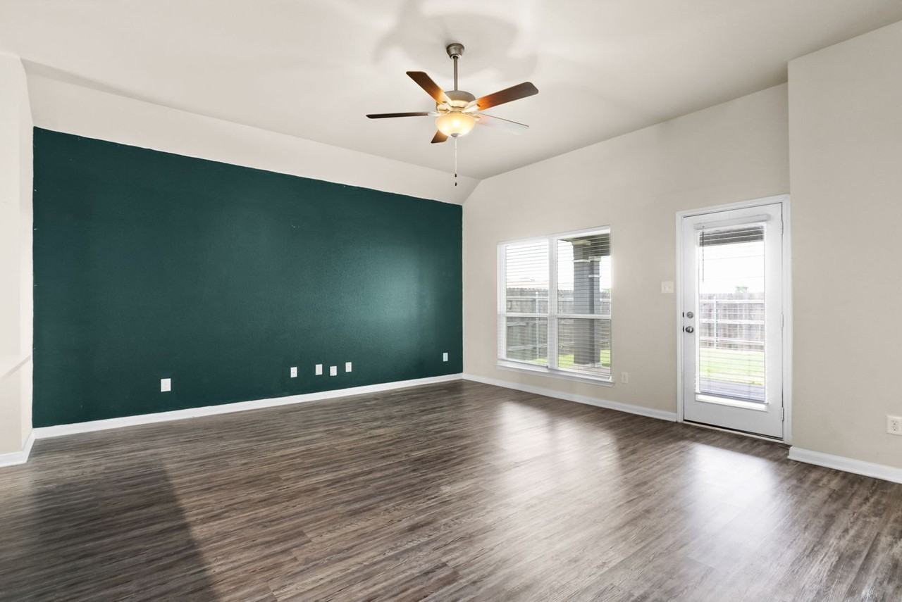 1772 Lummus Dr - Photo 2 of 16