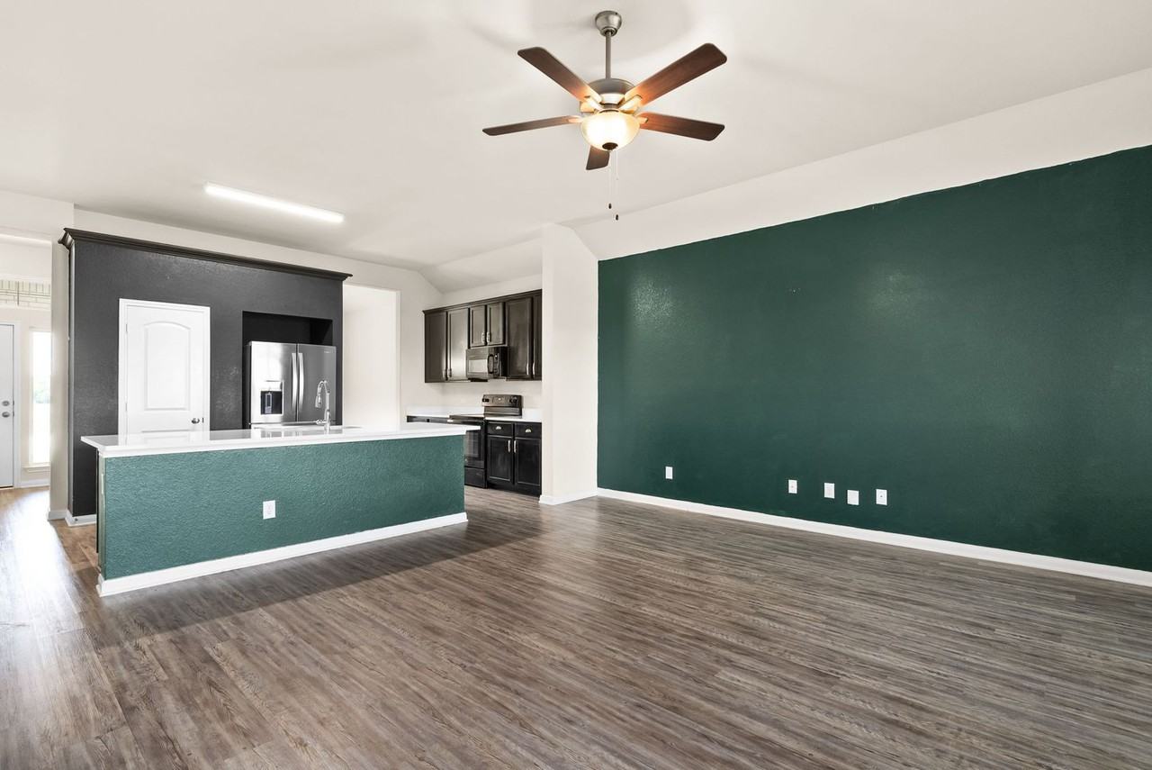 1772 Lummus Dr - Photo 3 of 16