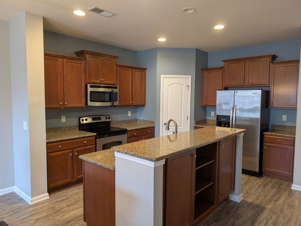 3017 Coventry Commons Dr - Photo 4 of 18