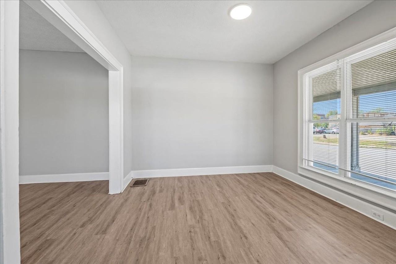 447 N Sherman Dr - Photo 4 of 16