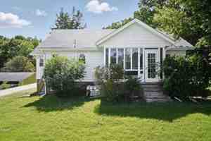 featured image of 913 E Harden St