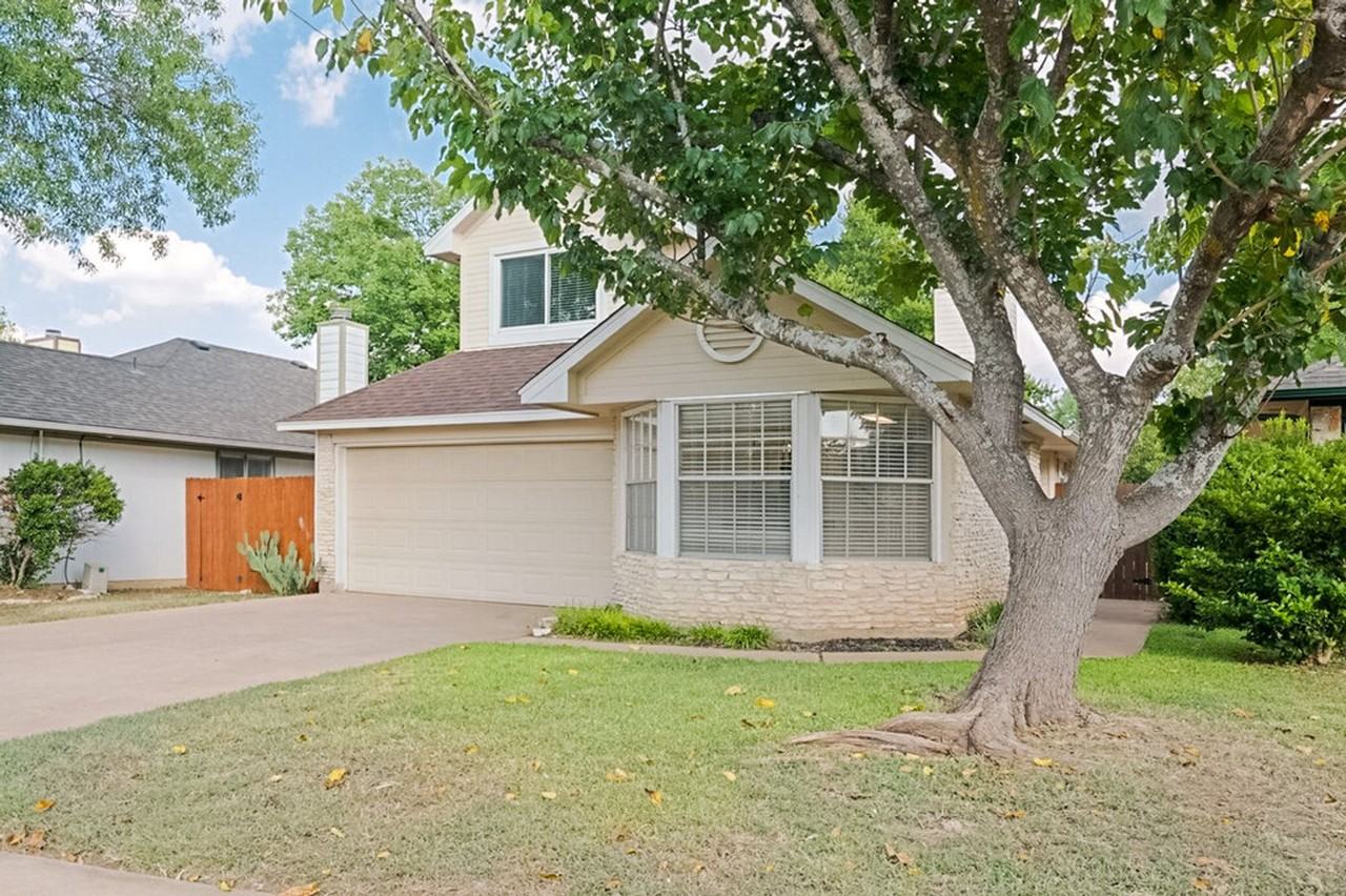 16827 Whitebrush Loop - Photo 3 of 19