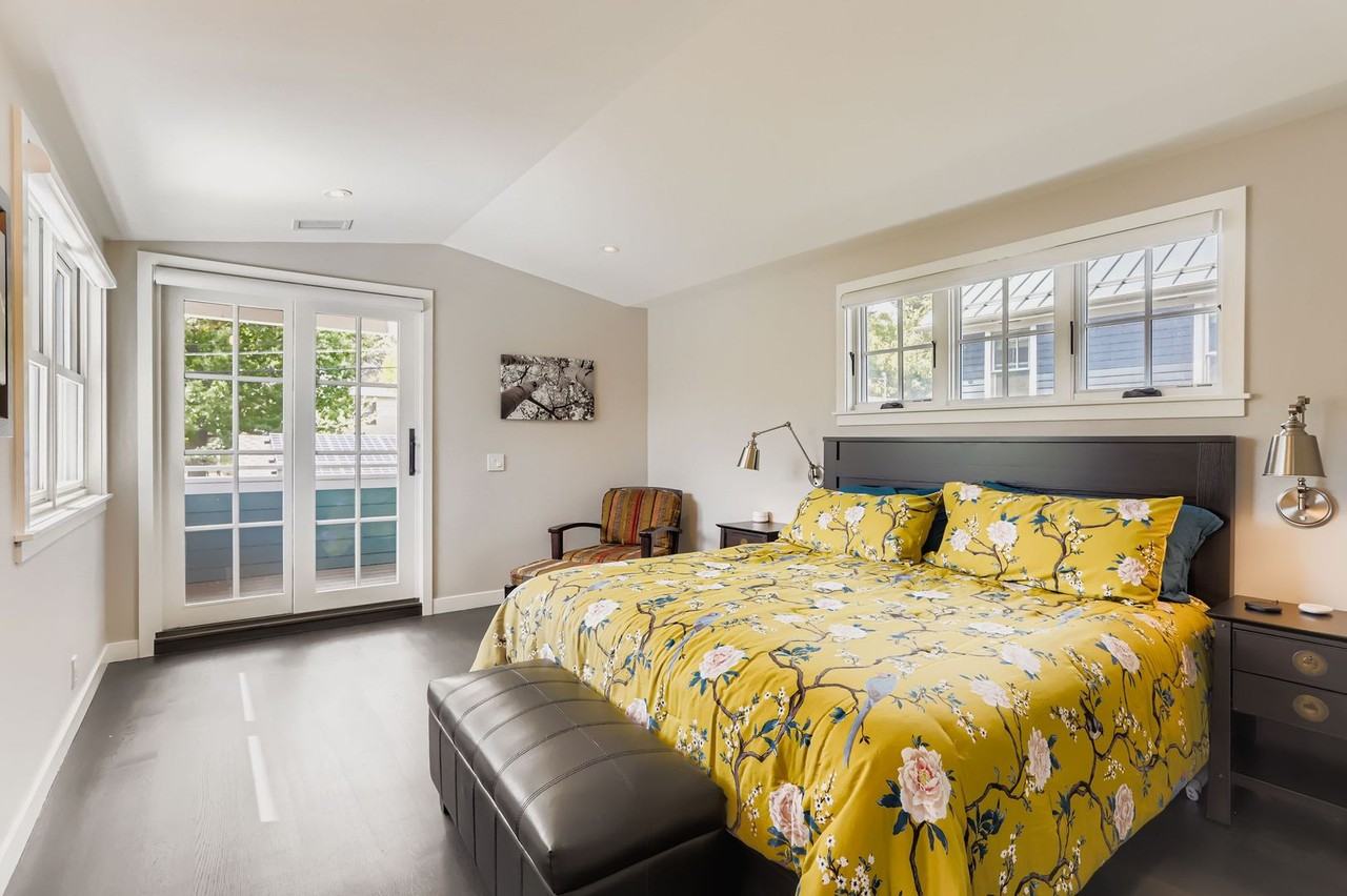 3019 6th St - Photo 3 of 28