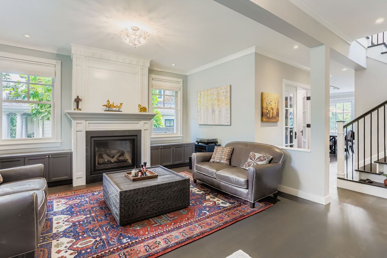 3019 6th St - Photo 7 of 28