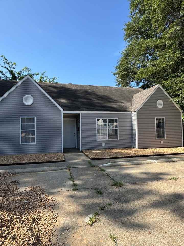 523 Plaza Avenue - Photo 3 of 16