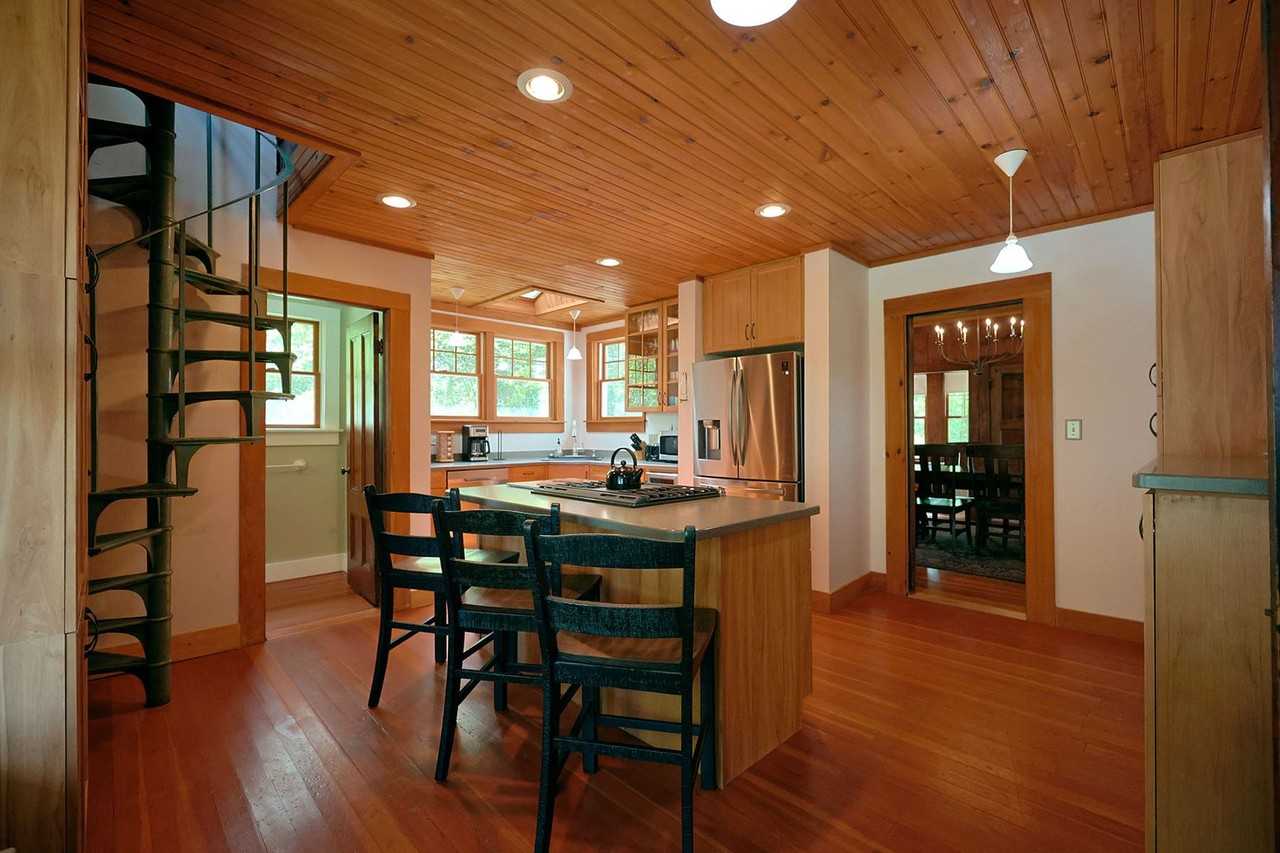 64 Riverview Rd - Photo 3 of 44