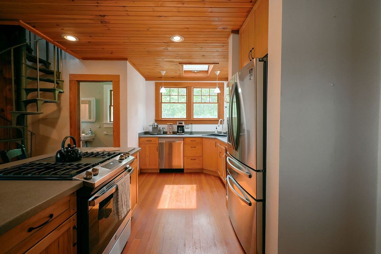 64 Riverview Rd - Photo 5 of 44