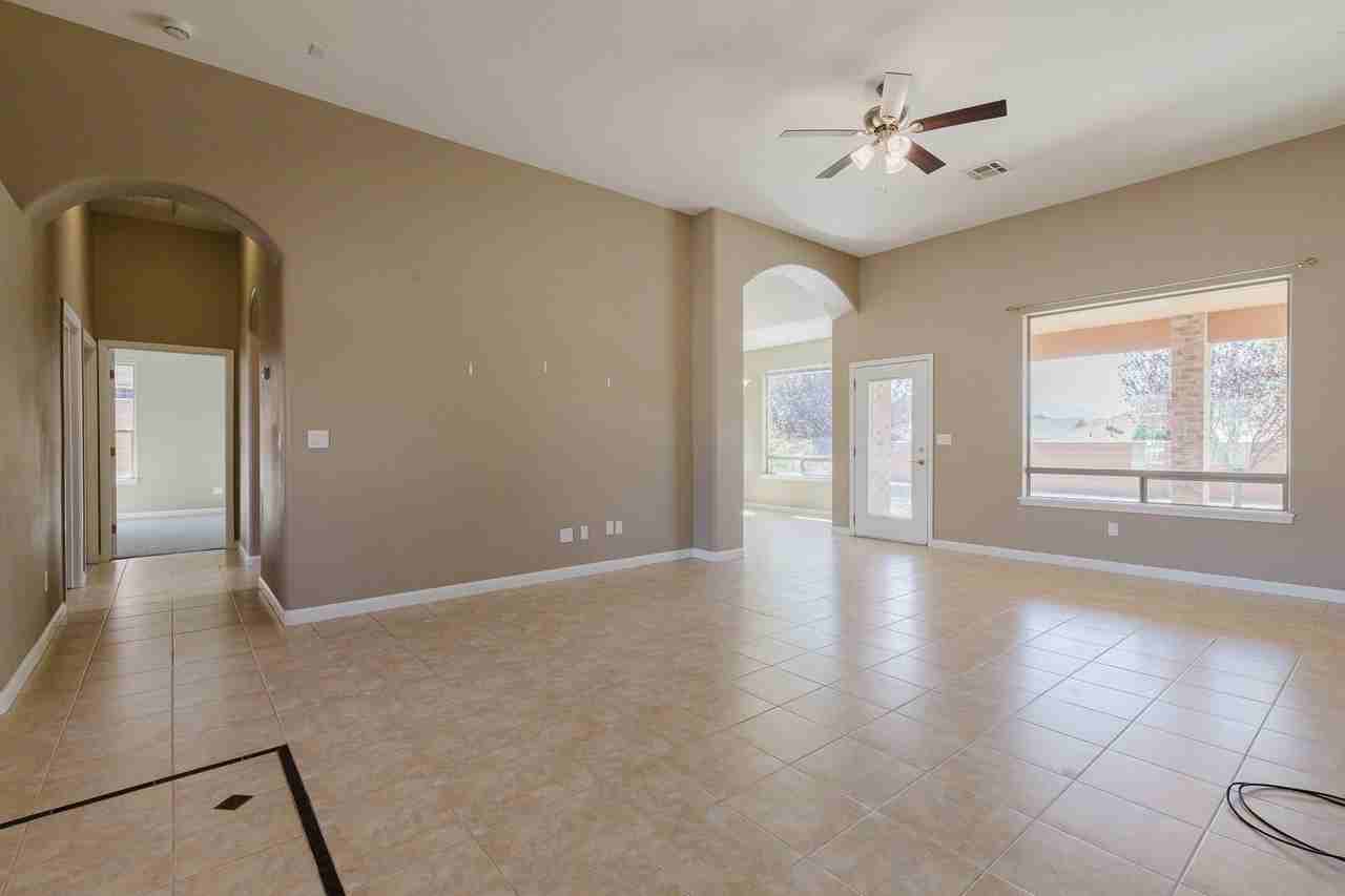 4060 Wood Loop - Photo 5 of 34