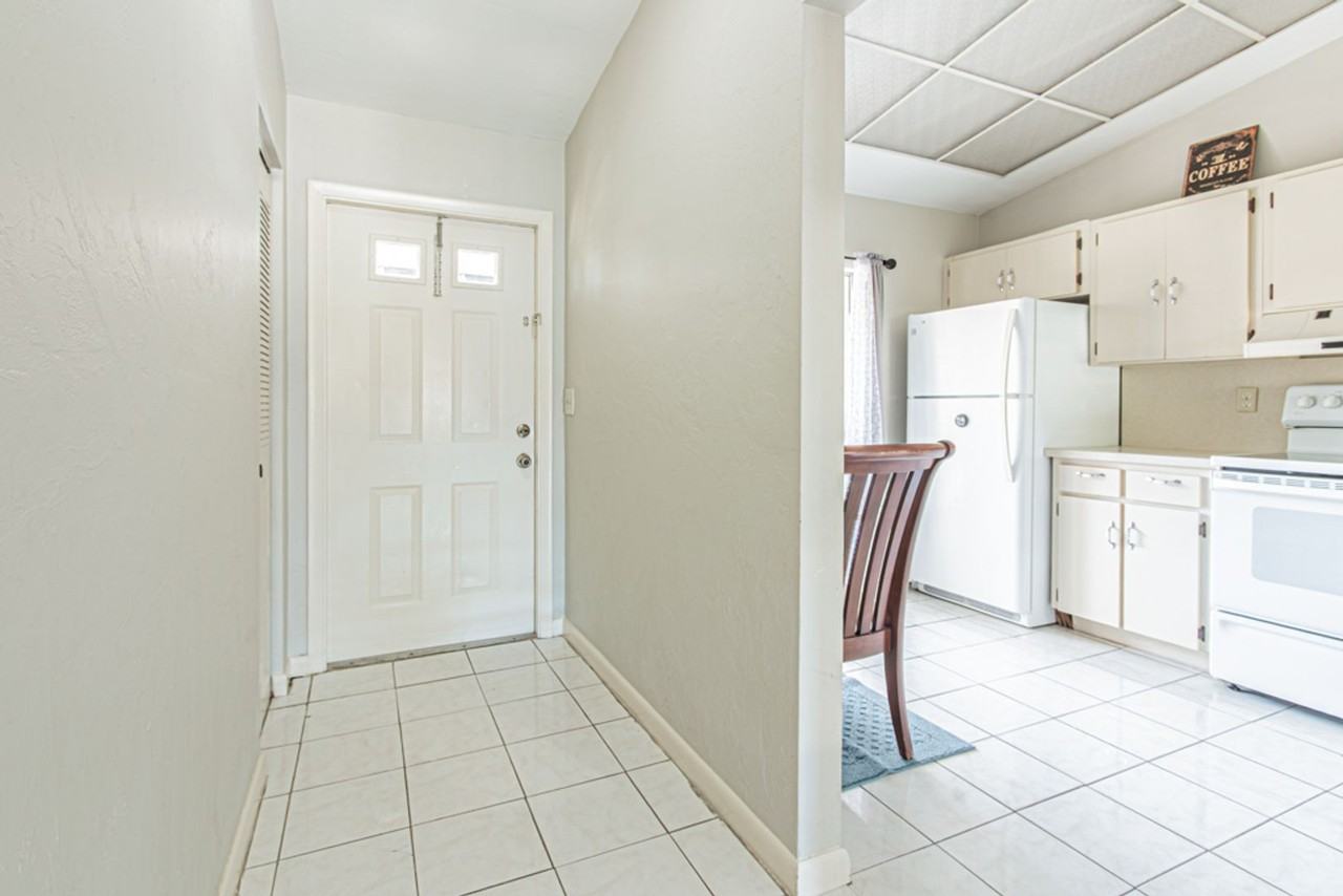 4230 Jack Frost Ct - Photo 7 of 43