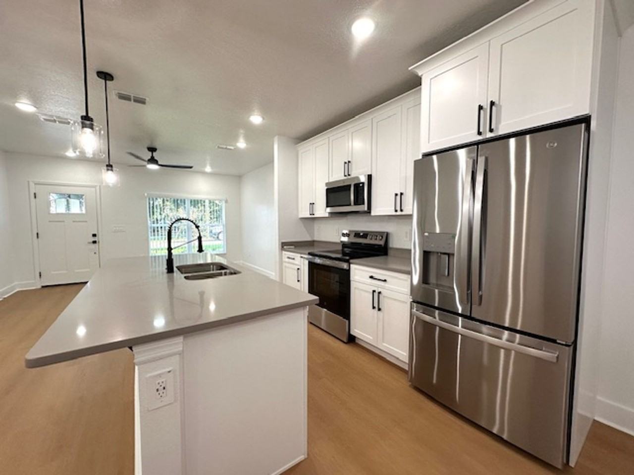 252 East Collins Street - Photo 2 of 16