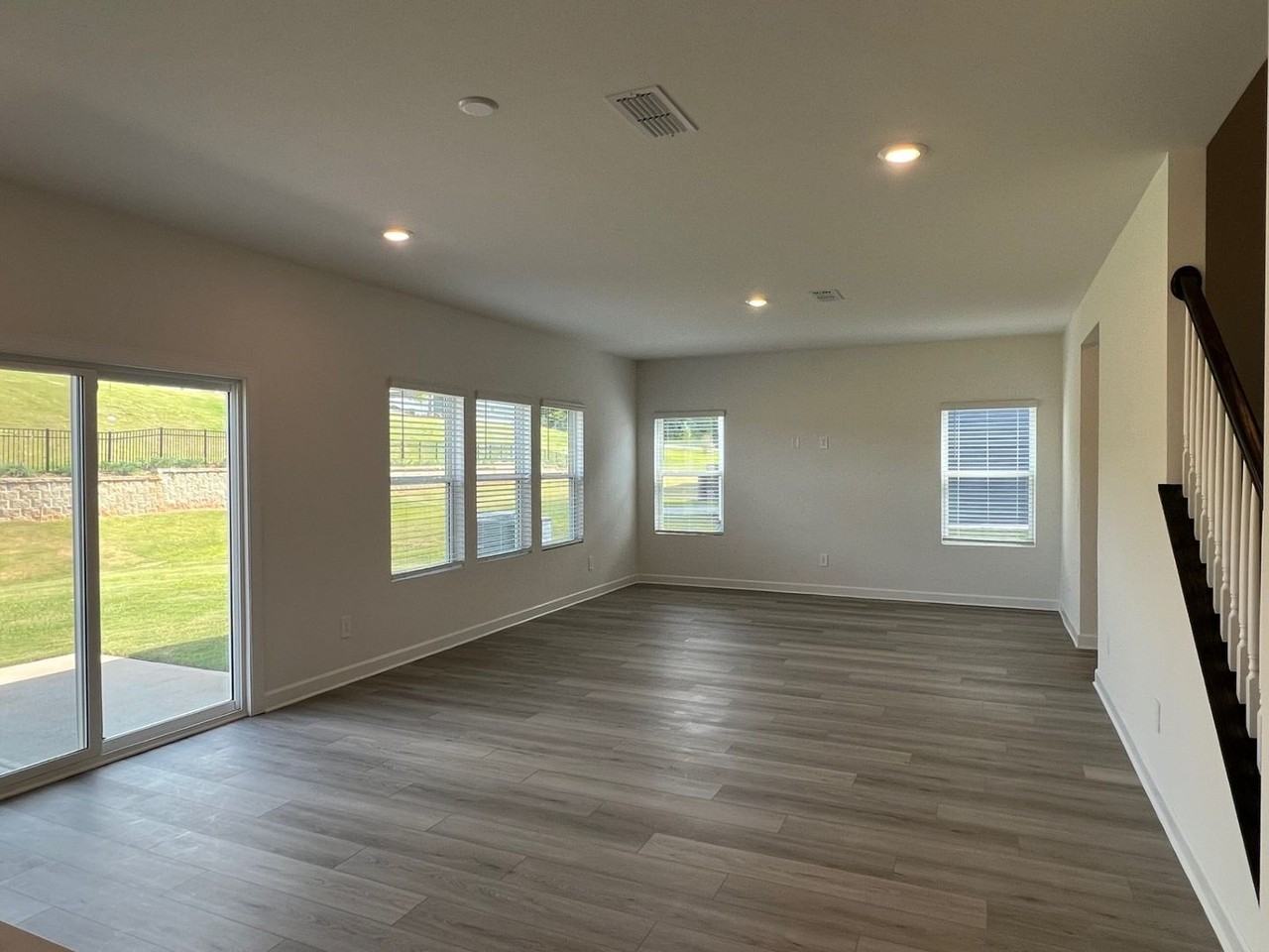 2141 Sunflower Cir - Photo 2 of 21