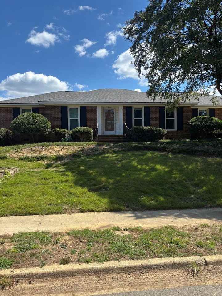 216 Thread Needle Rd E