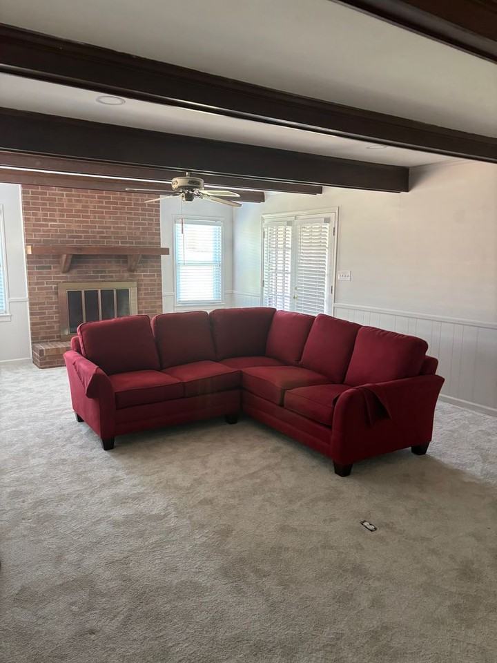 216 Thread Needle Rd E - Photo 2 of 8