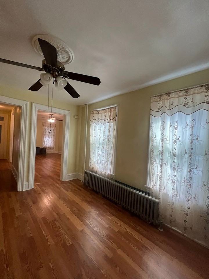 124 N 3rd St - Photo 4 of 18