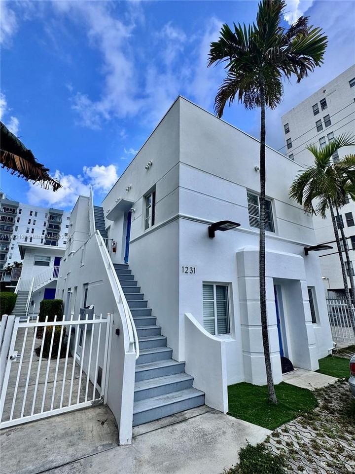 1231 13th St - Photo 5 of 10