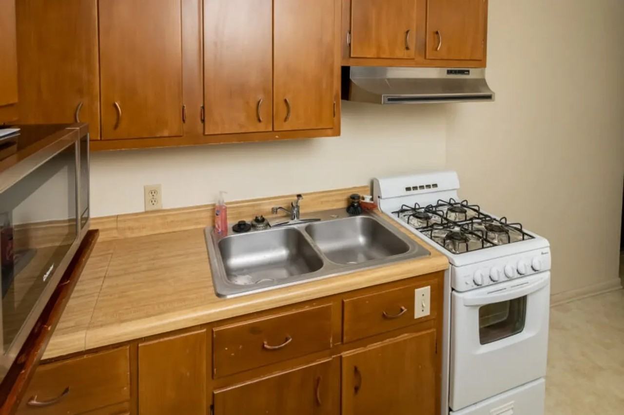 401 S Highland Ave - Photo 3 of 6