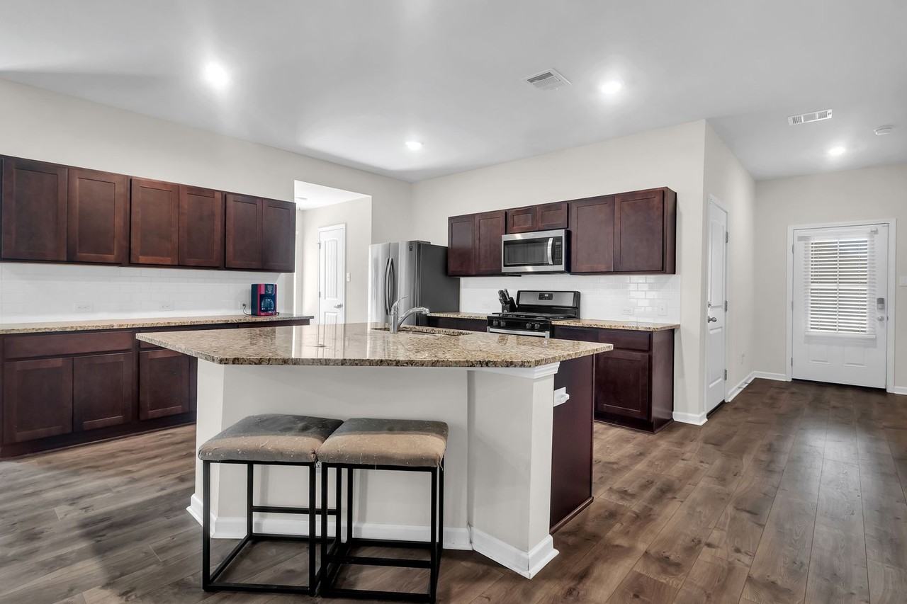 128 Emerald Star Ln - Photo 3 of 15